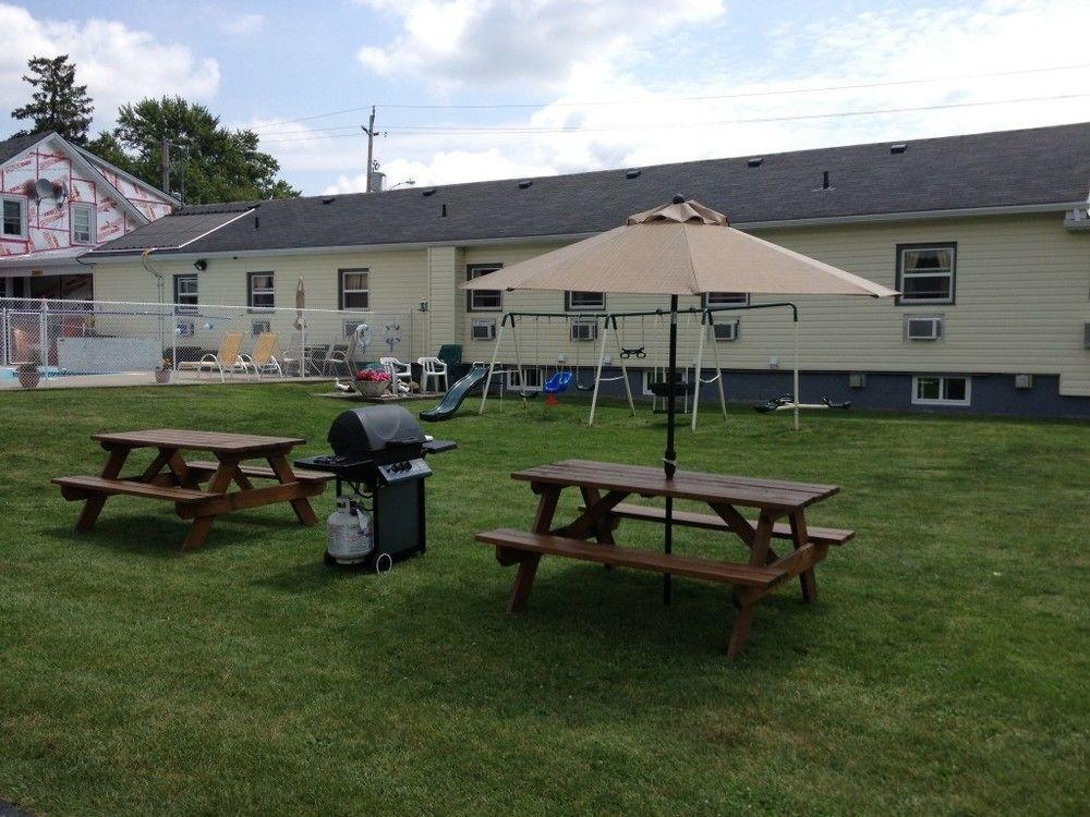 Fox Motor Inn Greater Napanee Ngoại thất bức ảnh