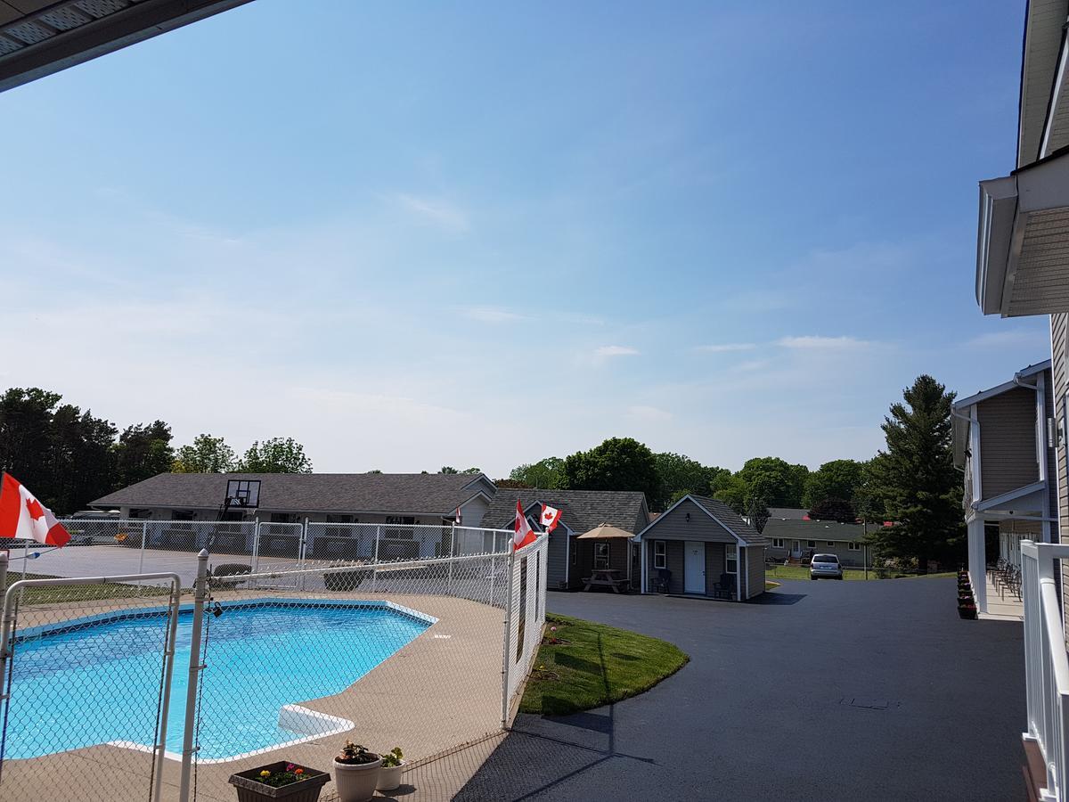Fox Motor Inn Greater Napanee Ngoại thất bức ảnh