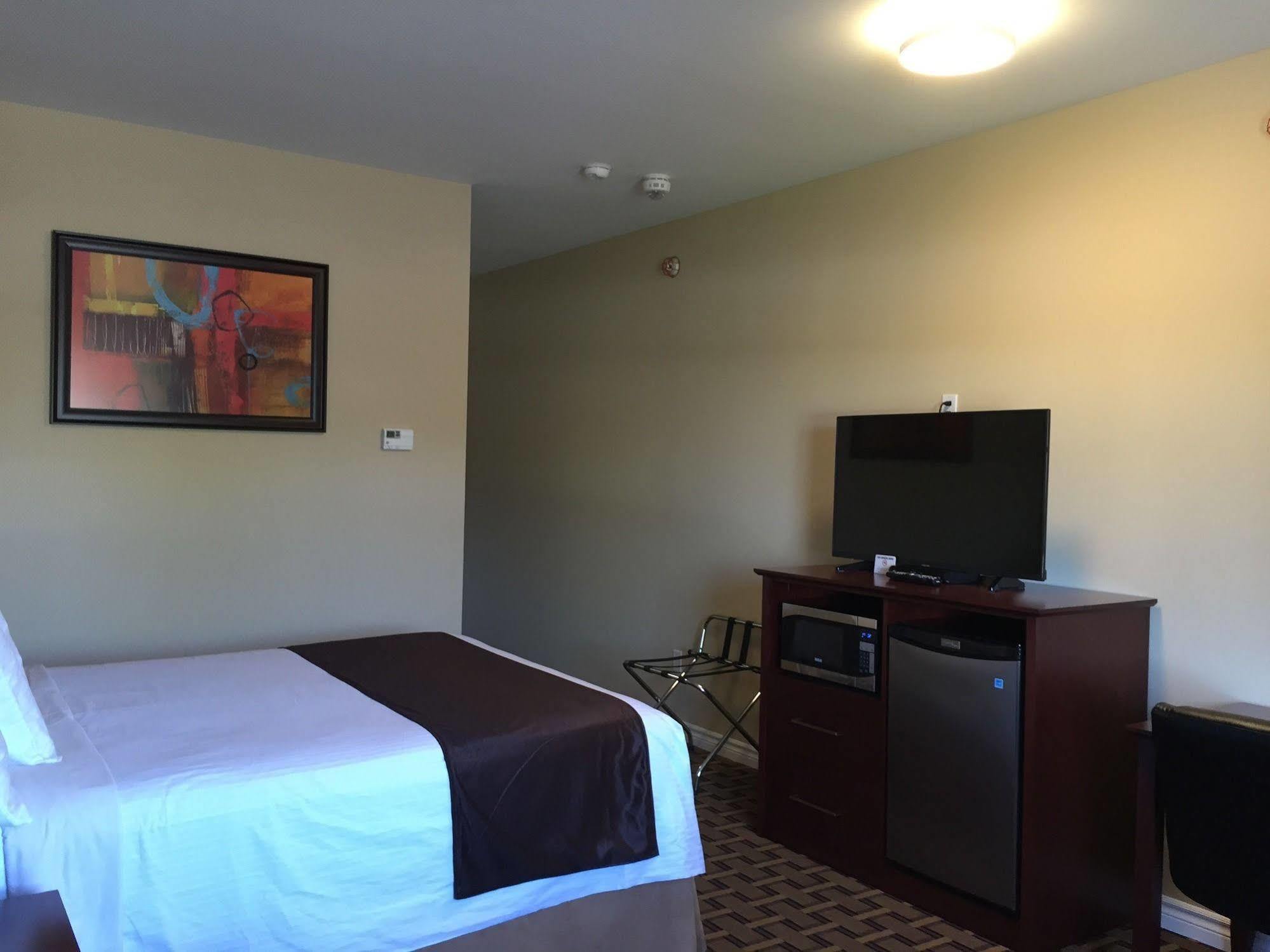 Fox Motor Inn Greater Napanee Ngoại thất bức ảnh