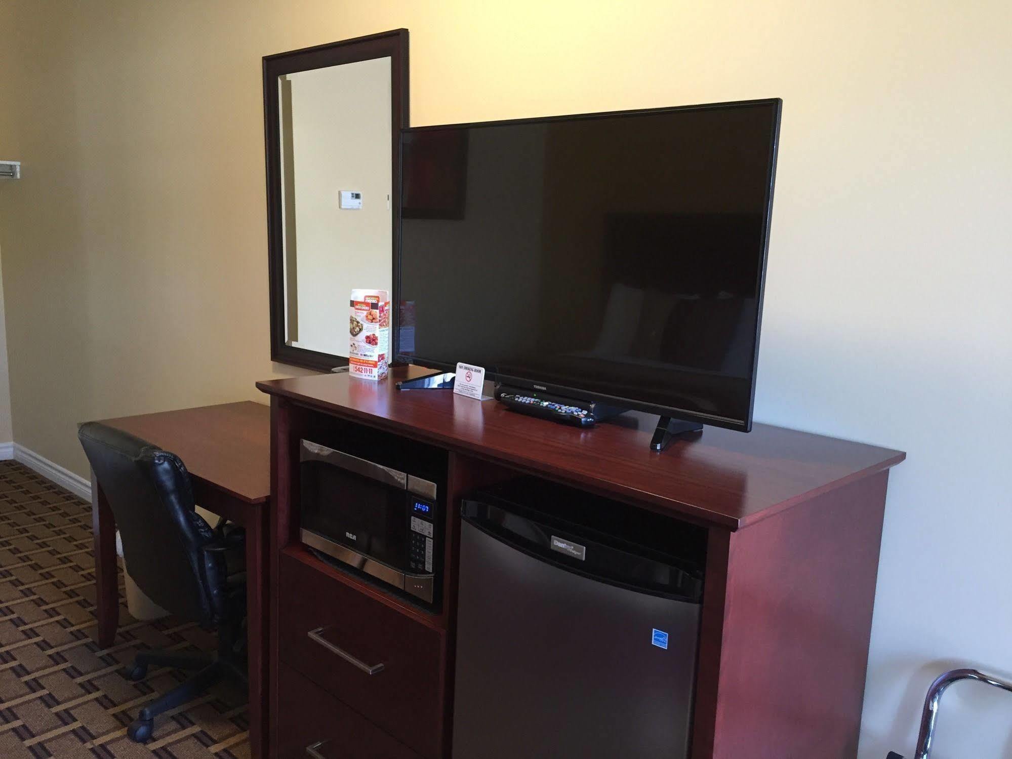 Fox Motor Inn Greater Napanee Ngoại thất bức ảnh