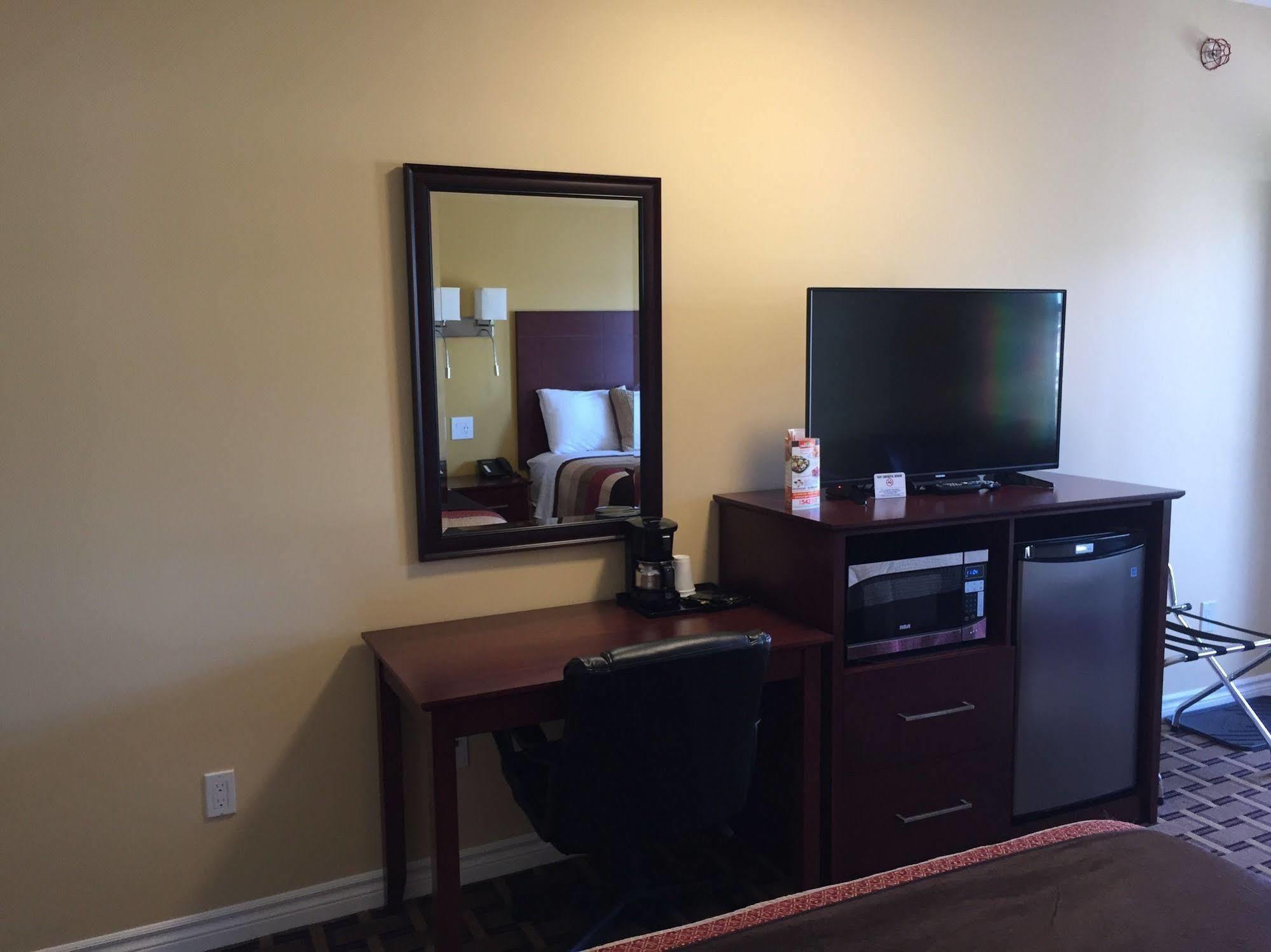 Fox Motor Inn Greater Napanee Ngoại thất bức ảnh