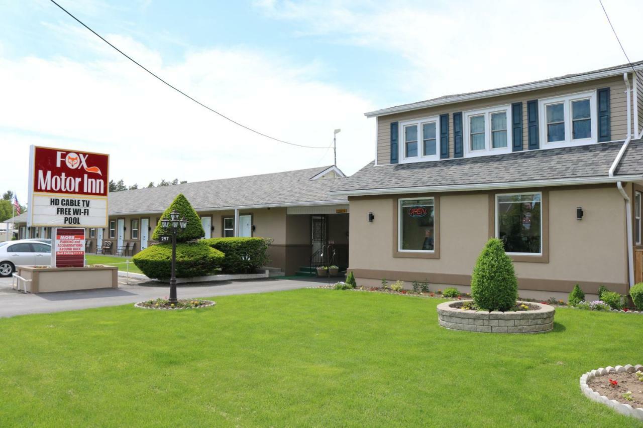 Fox Motor Inn Greater Napanee Ngoại thất bức ảnh
