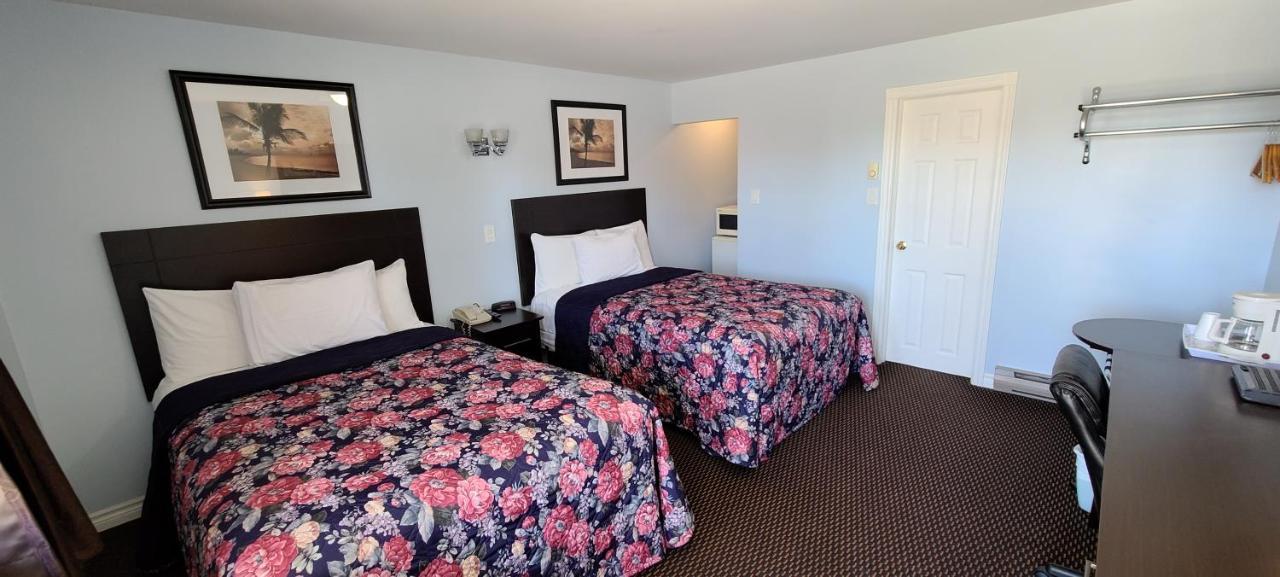 Fox Motor Inn Greater Napanee Ngoại thất bức ảnh