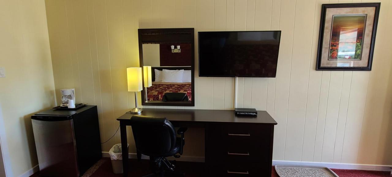 Fox Motor Inn Greater Napanee Ngoại thất bức ảnh